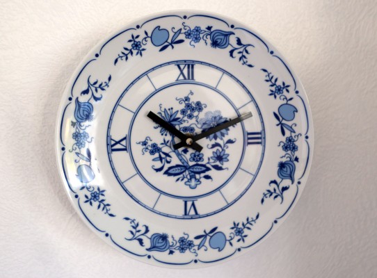../../_files/Weimar-Wanduhr-1.jpg