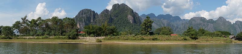 Uferpanorama in Vang Vieng