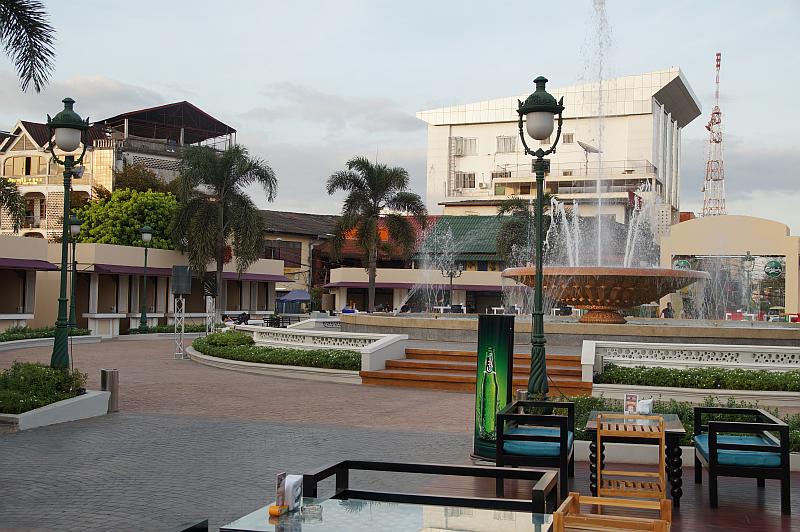 Vientiane: Namphu Platz